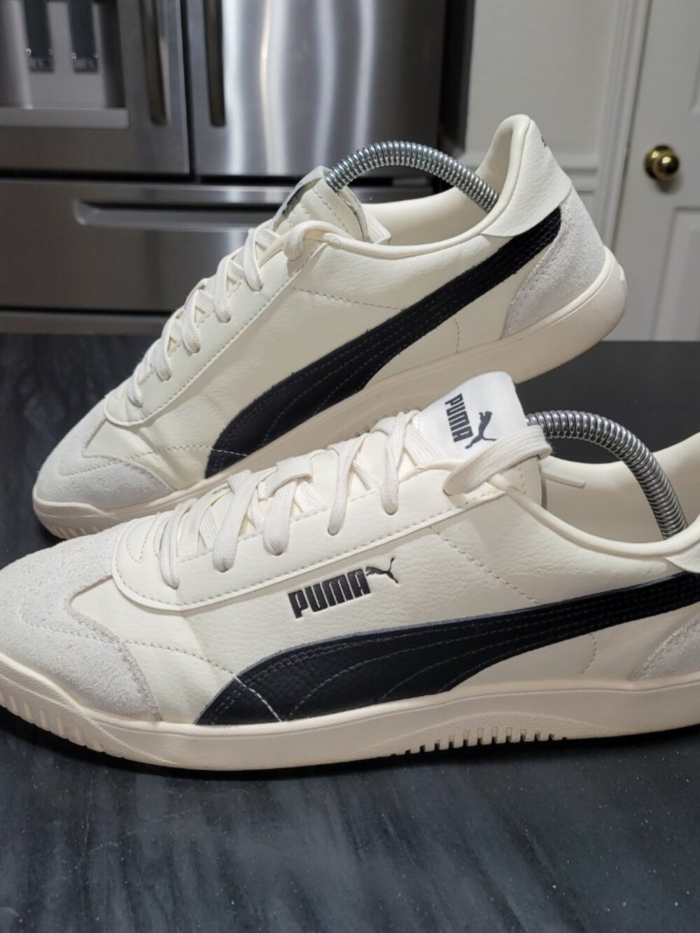 Puma Shoes Men's Size 9.5 White Black